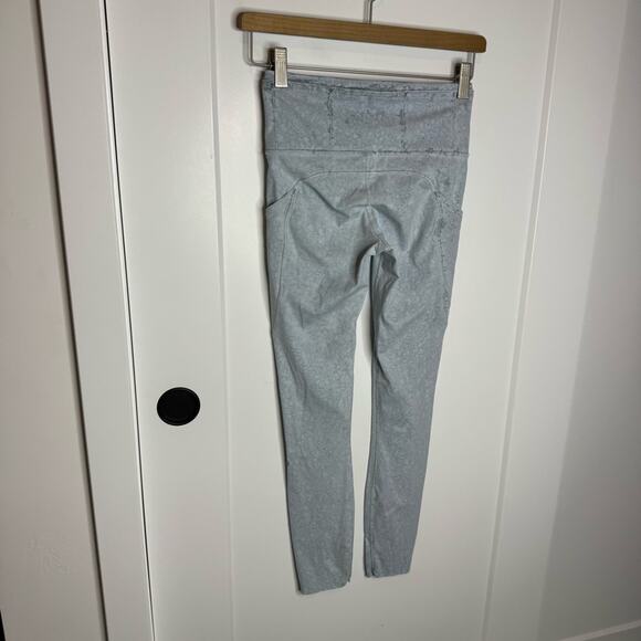 Lululemon Fast and Free Tight 25" Pockets Nulux City Grit White Blue Fog Size 4 - Picture 6 of 7
